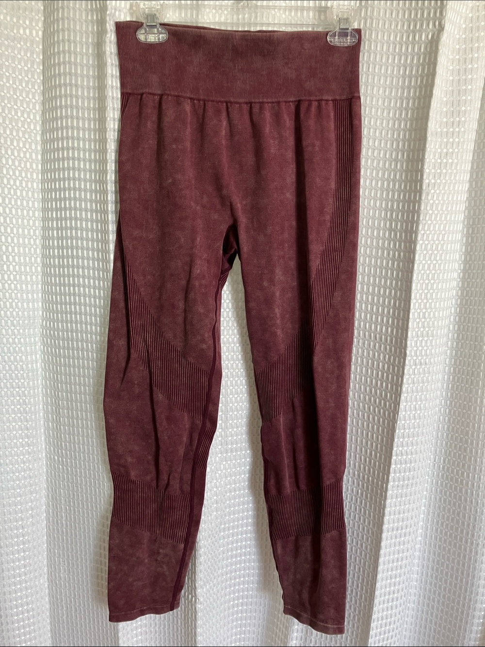 PINK Victoria's Secret Seamless Burgundy Acid Wash Leggings Size Large - Picture 5 of 9
